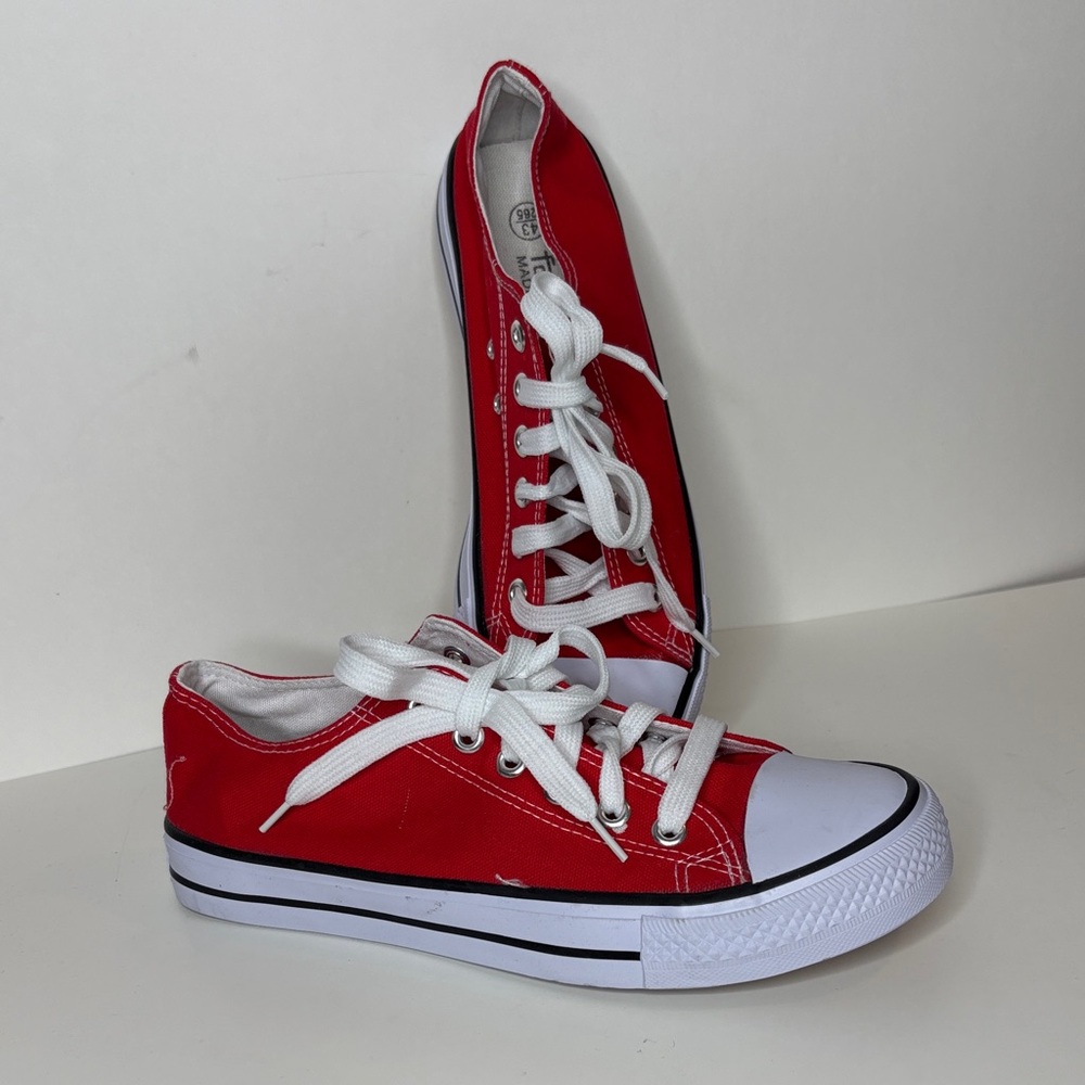 All Sport size 43 Vibrant Red Canvas Sneakers